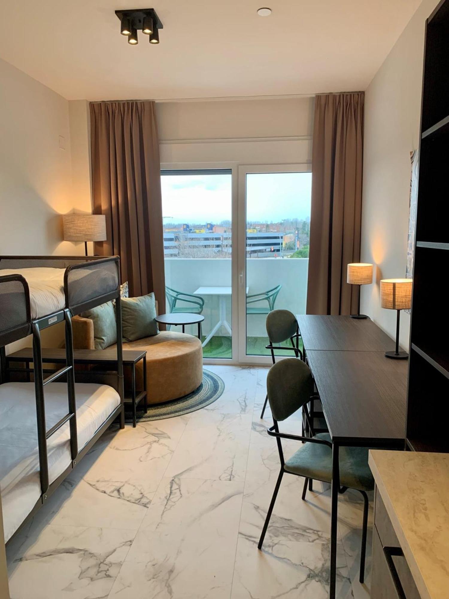 Student Experience Madrid Pozuelo - Luxury Hostel بوثويلّو ذي الأركون المظهر الخارجي الصورة