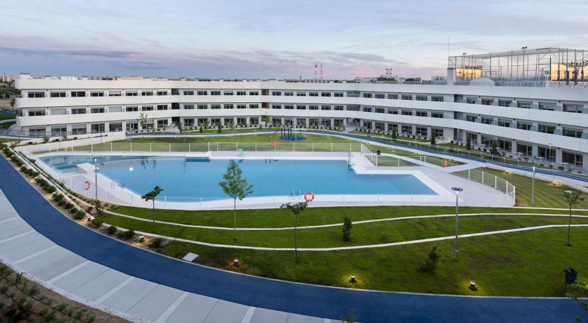 Student Experience Madrid Pozuelo - Luxury Hostel بوثويلّو ذي الأركون المظهر الخارجي الصورة