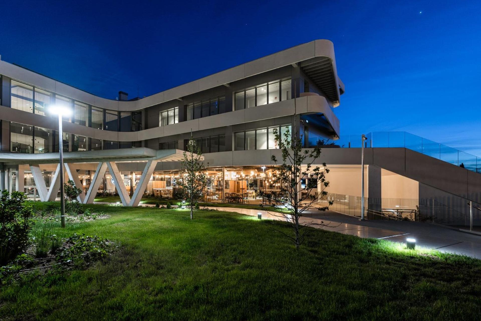 Student Experience Madrid Pozuelo - Luxury Hostel بوثويلّو ذي الأركون المظهر الخارجي الصورة