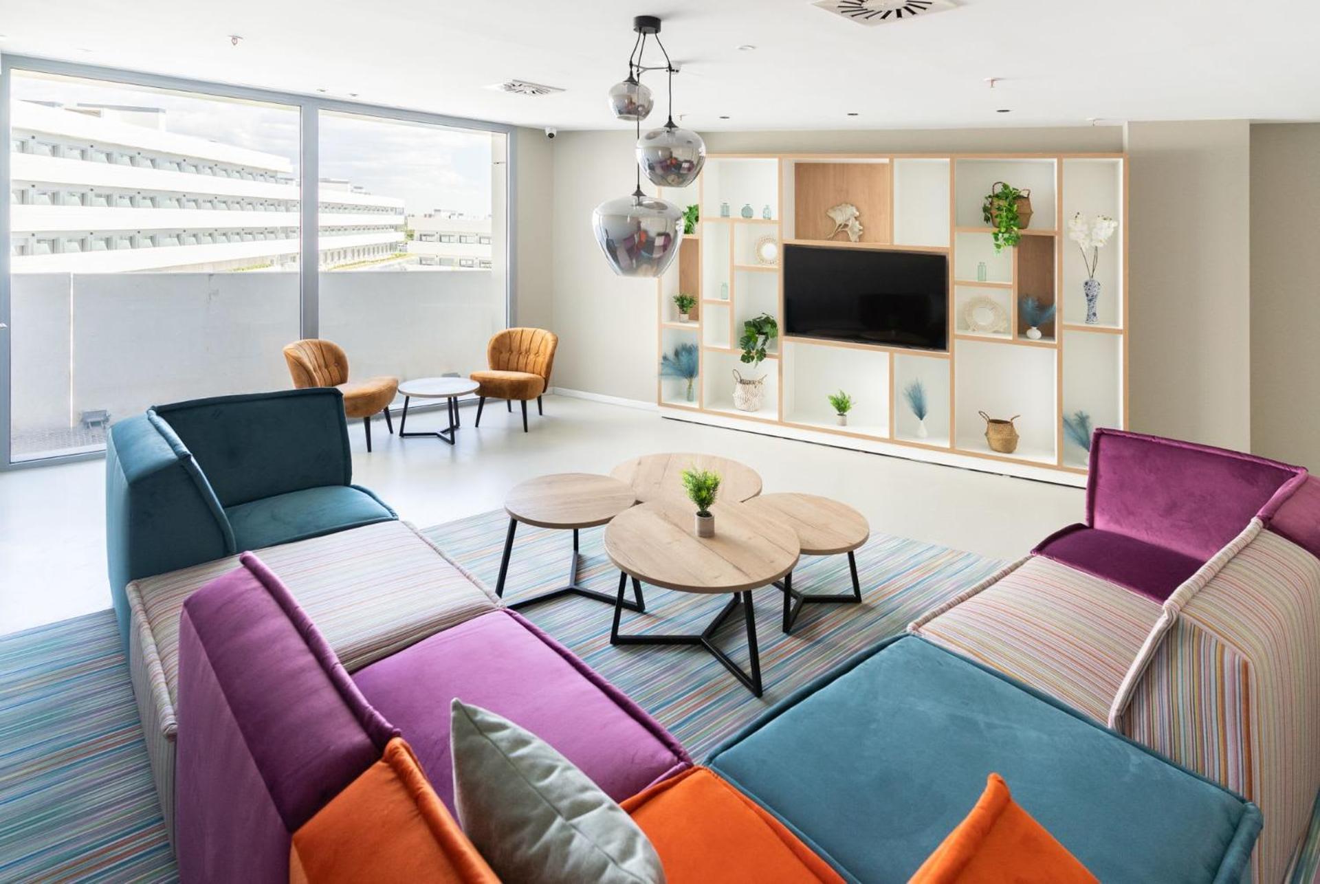 Student Experience Madrid Pozuelo - Luxury Hostel بوثويلّو ذي الأركون المظهر الخارجي الصورة